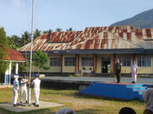 Jadi Irup di SMKN 4 Ternate, Danramil Bawa Babinsa untuk Ajarkan Wasbang