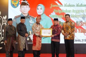 Pangdam II/Sriwijaya Jadi Anggota Kehormatan Lembaga Adat Melayu Jambi