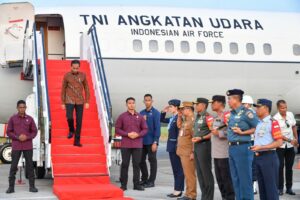 Pangdam VI/Mlw Sambut Kedatangan Presiden RI