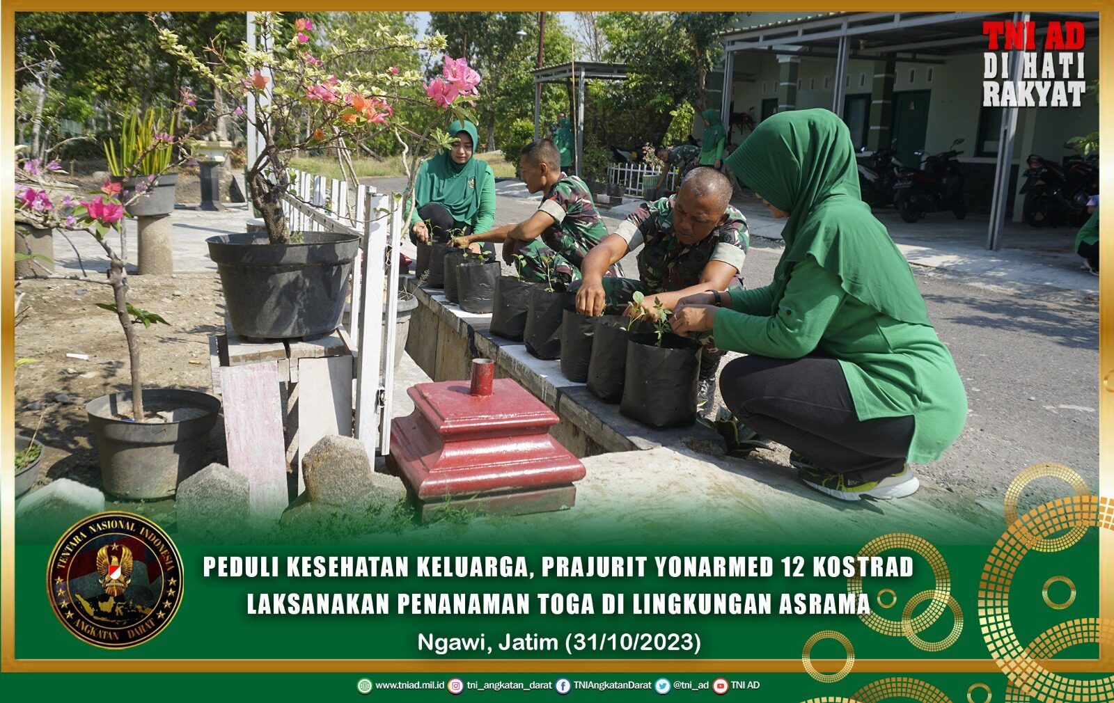 Peduli Kesehatan Keluarga, Prajurit Yonarmed 12 Kostrad Laksanakan Penanaman Toga di Lingkungan Asrama