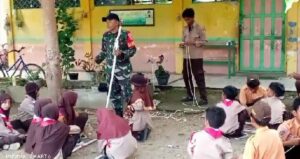 Babinsa Koramil 1002-08/Lau Bina Pramuka di SDN 2 Kasarangan