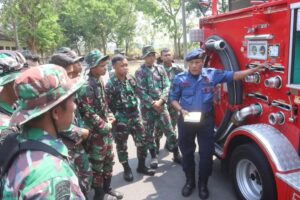 Brigif 6 Kostrad Gelar Pelatihan Teori dan Praktik Penggunaan Mobil Damkar