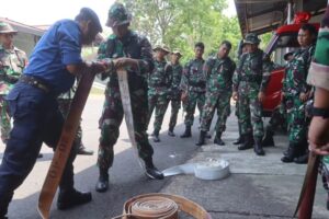 Brigif 6 Kostrad Gelar Pelatihan Teori dan Praktik Penggunaan Mobil Damkar