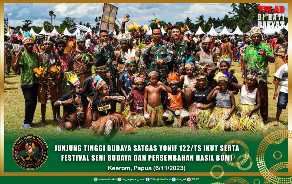 Junjung Tinggi Budaya Satgas Yonif 122/TS Ikut Serta Festival Seni Budaya dan Persembahan Hasil Bumi