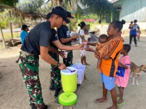 Bubur Kacang Hijau dan Jagung Rebus Satgas Yonif 623/BWU Penambah Gizi Anak Papua