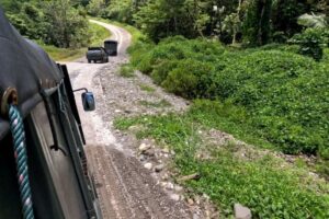 Kunjungi Pasukannya di Pedalaman Papua, Letkol Subandi Bikin Mama Papua Tersenyum Bahagia