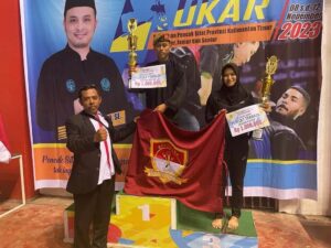 Dua Prajurit Yonarmed 18/Buritkang Raih Juara Pecak Silat