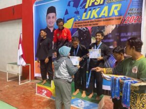 Dua Prajurit Yonarmed 18/Buritkang Raih Juara Pecak Silat