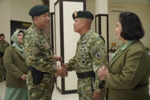 Pangdivif 3 Kostrad Pimpin Penyerahan Jabatan Aspers dan Dandenpom Divif 3 Kostrad