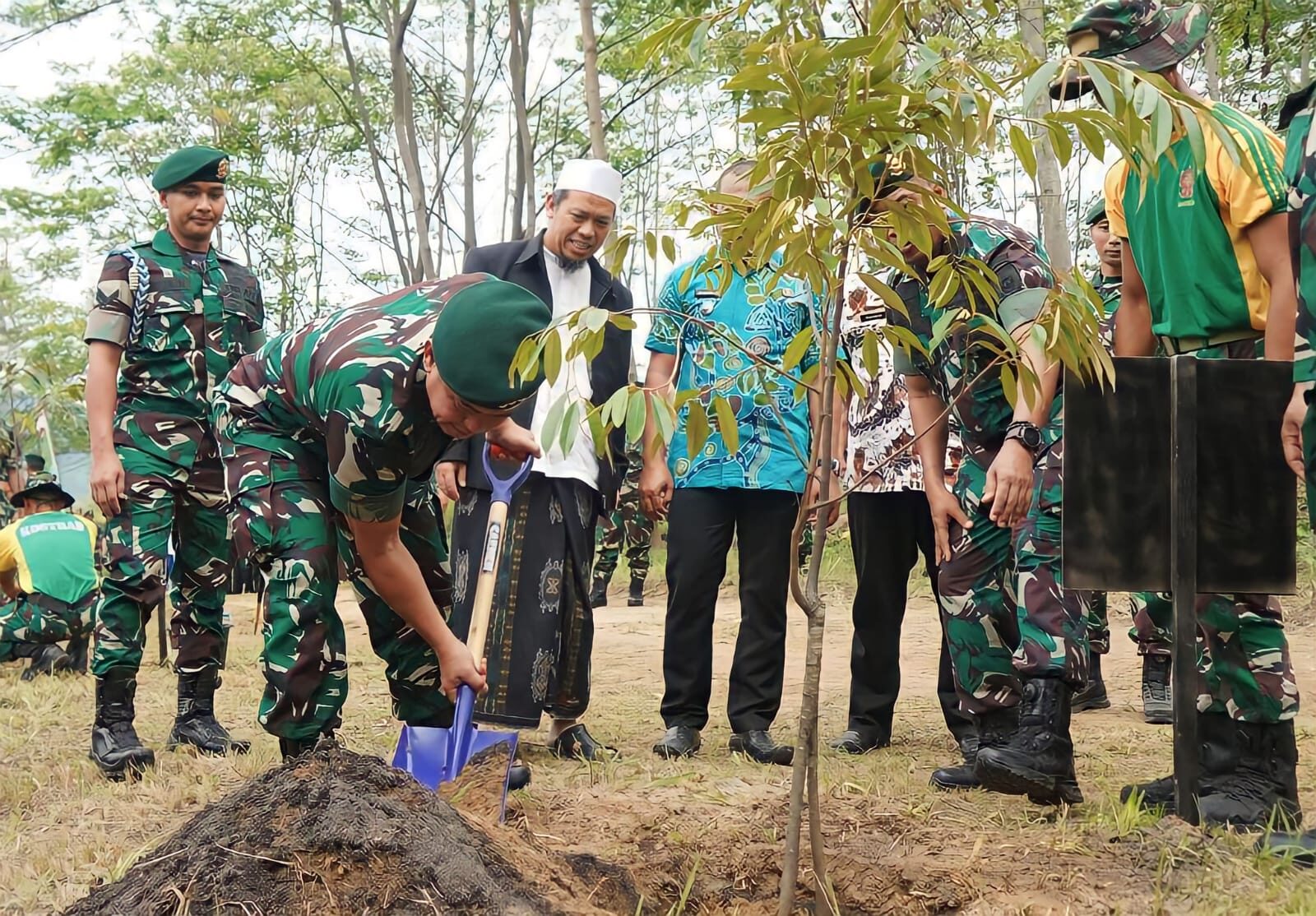 Pangkostrad Tanam 10.000 Pohon dan Lepas Satwa Langka di Gunung Sanggabuana