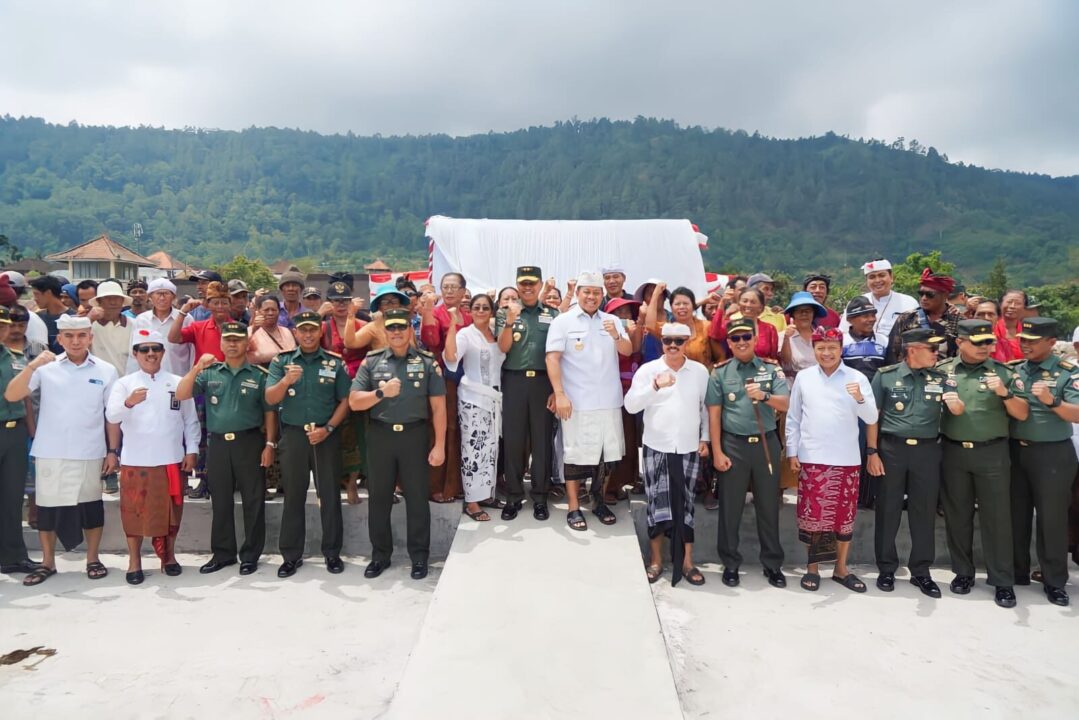 Peduli Lingkungan, Pangdam IX/Udayana Ajak Warga Lestarikan Danau Batur