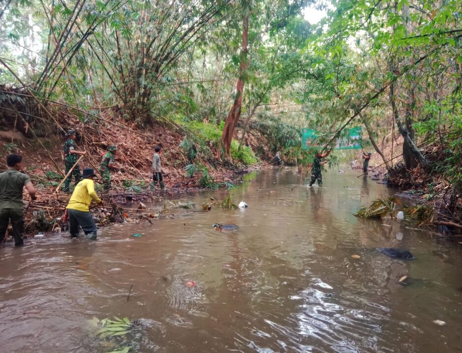 Antisipasi Bencana Banjir, Kodim 0421/LS Gelar Karya Bakti Normalisasi Sungai Raja