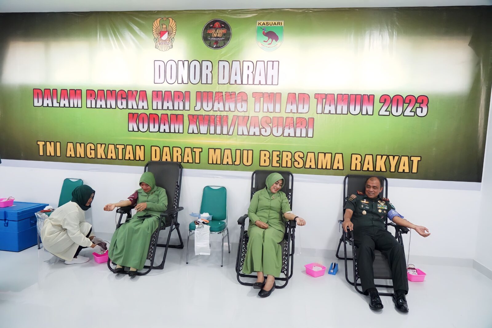 Animo Tinggi, Pengobatan Gratis dan Donor Darah Kodam Kasuari Diserbu Ratusan Warga Papua