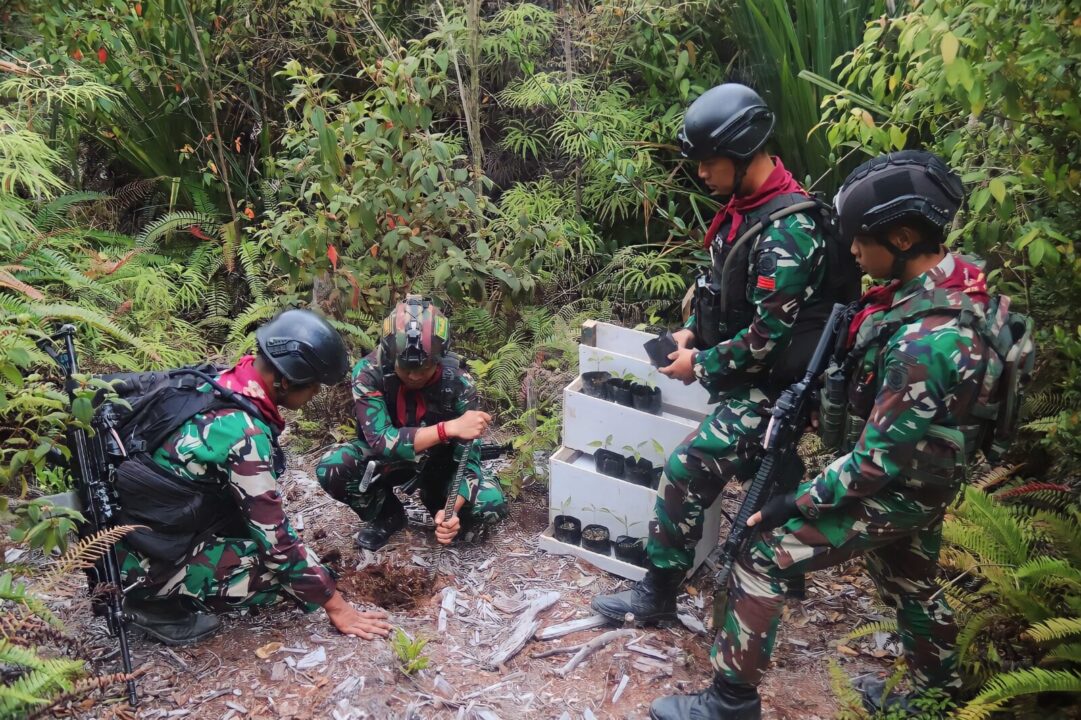 Peringati Hari Juang TNI AD ke-78, Satgas 330 Reboisasi Hutan Gundul di Intan Jaya