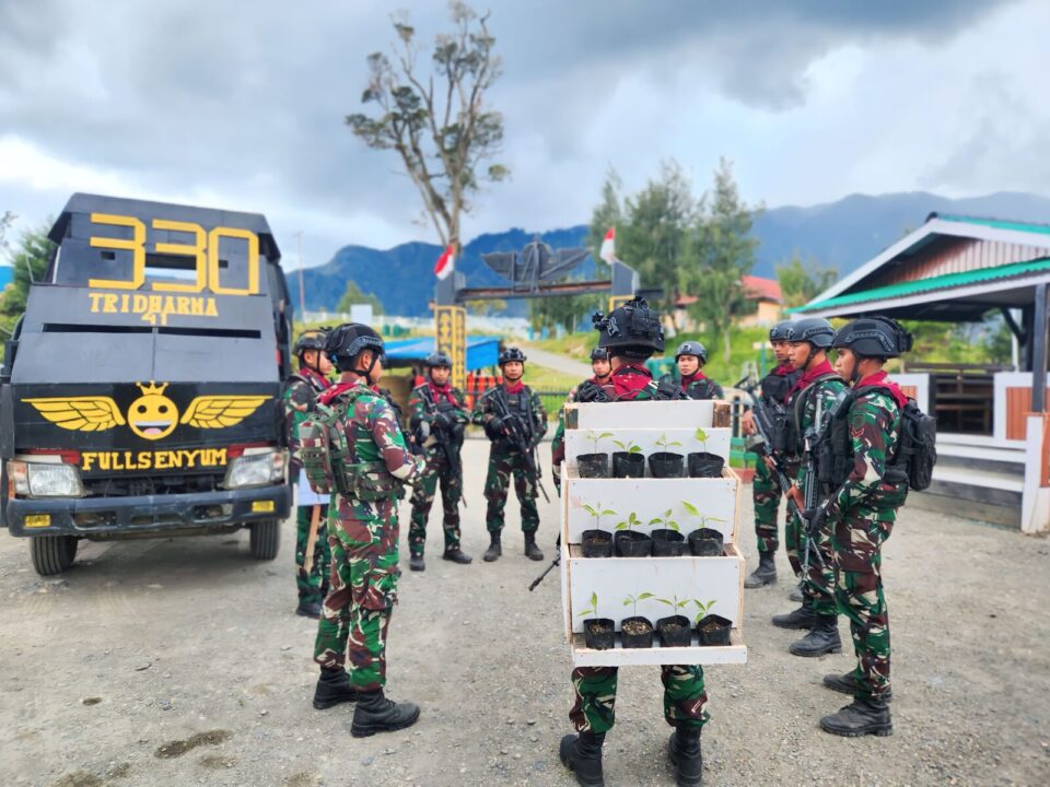 Peringati Hari Juang TNI AD ke-78, Satgas 330 Reboisasi Hutan Gundul di Intan Jaya