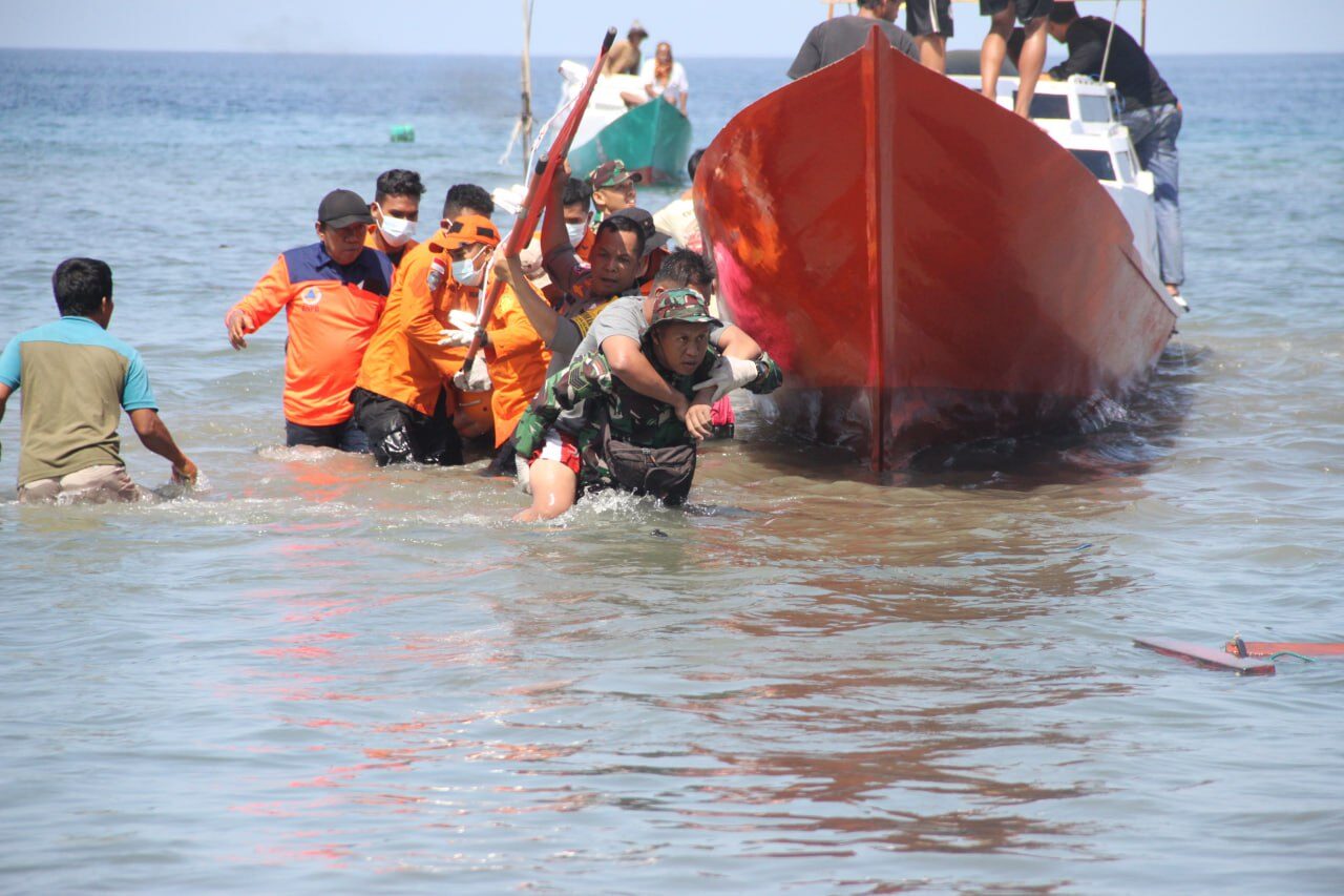 Dandim 1418/Mamuju Pimpin Langsung Pencarian Korban Kapal Lost Kontak di Perairan Pulau Ambo, Mamuju