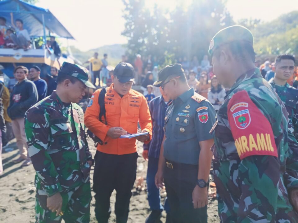 Dandim 1418/Mamuju Pimpin Langsung Pencarian Korban Kapal Lost Kontak di Perairan Pulau Ambo, Mamuju