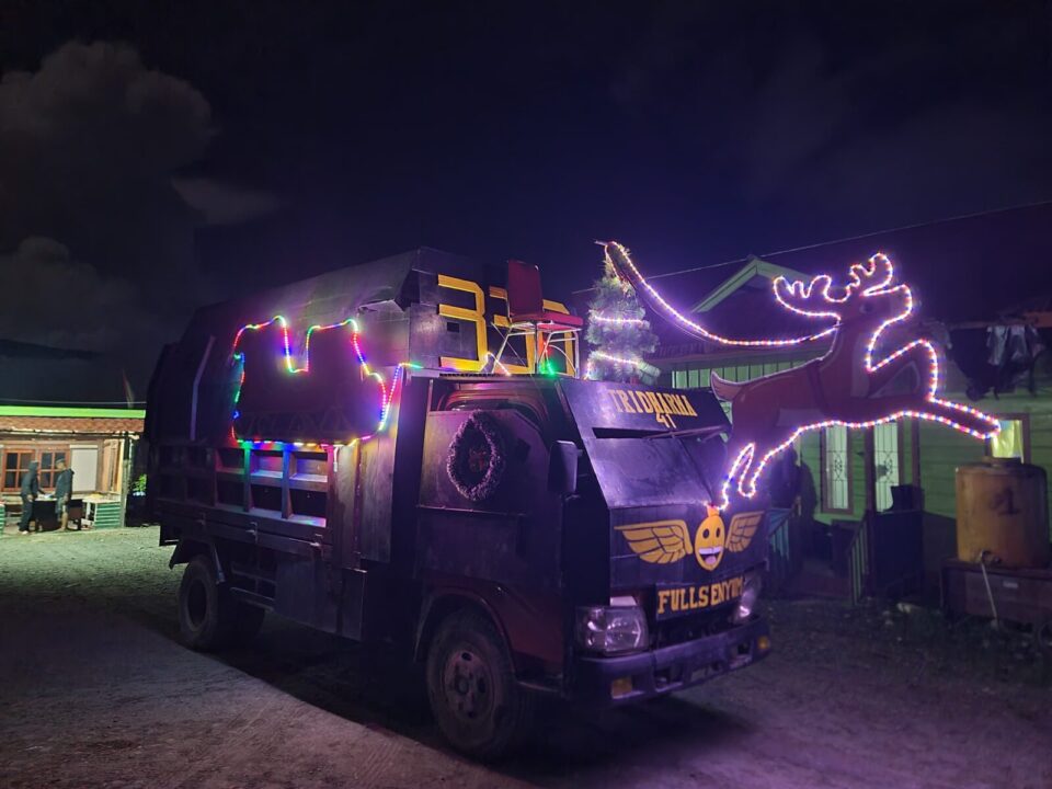 Kreasi Unik Satgas 330 Hadirkan Kereta Santa, Wujudkan kebahagiaan Malam Natal warga Intan Jaya