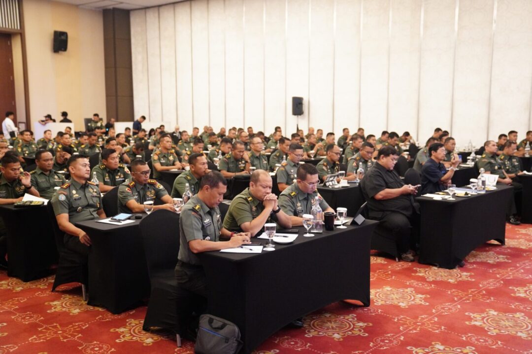 Pertajam Kemampuan Komunikasi, 950 Dansat TNI AD Ikuti Workshop Public Speaking