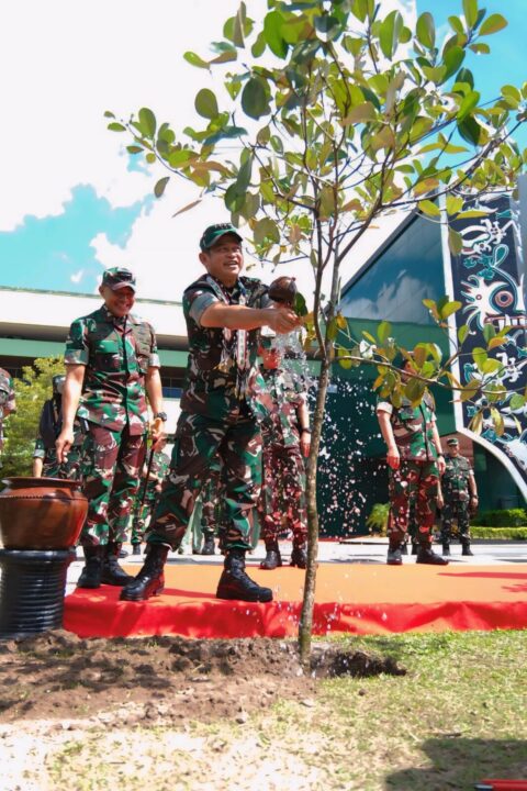 Kasad : Semoga 89 Sumber Air Bersih Ini Dapat Menyokong Sustainabilitas Kehidupan Rakyat Kaltim