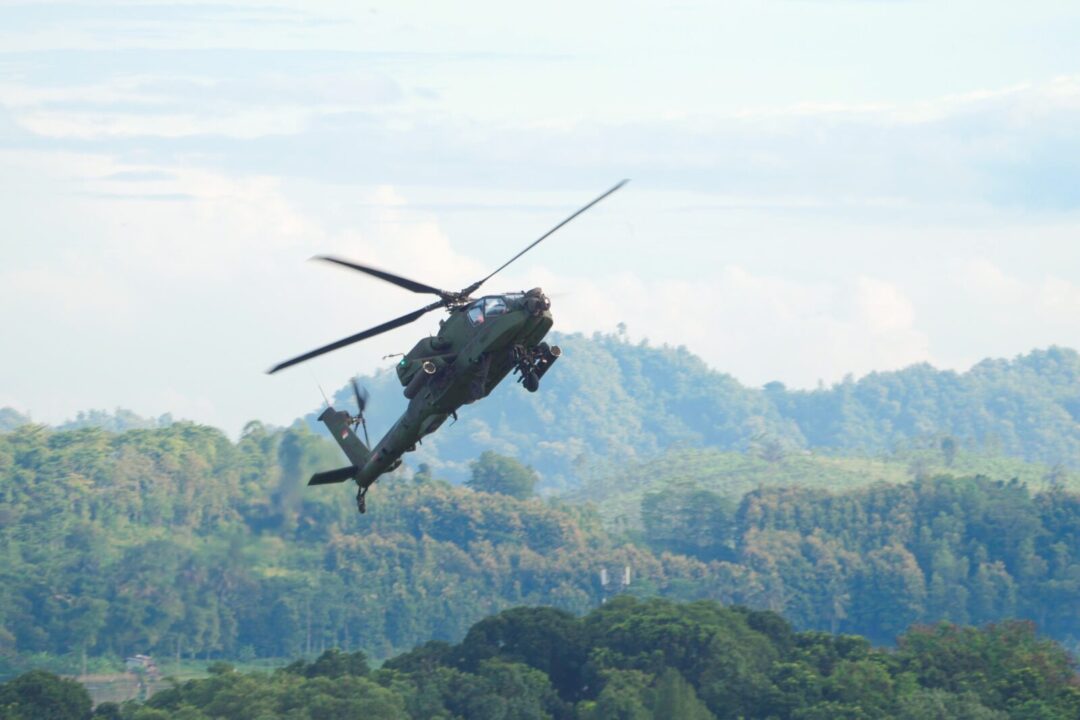 8 Heli Penerbad Menyerang Sasaran di Cipatat