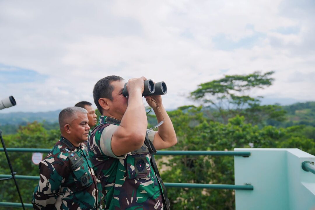 8 Heli Penerbad Menyerang Sasaran di Cipatat