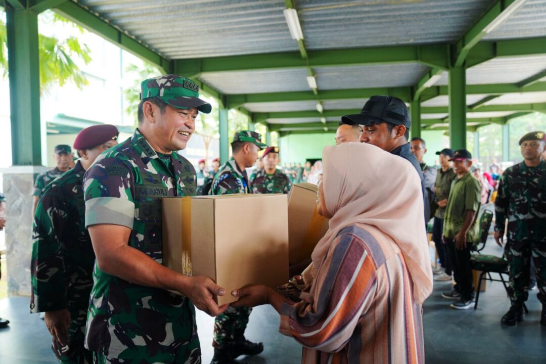 8 Heli Penerbad Menyerang Sasaran di Cipatat