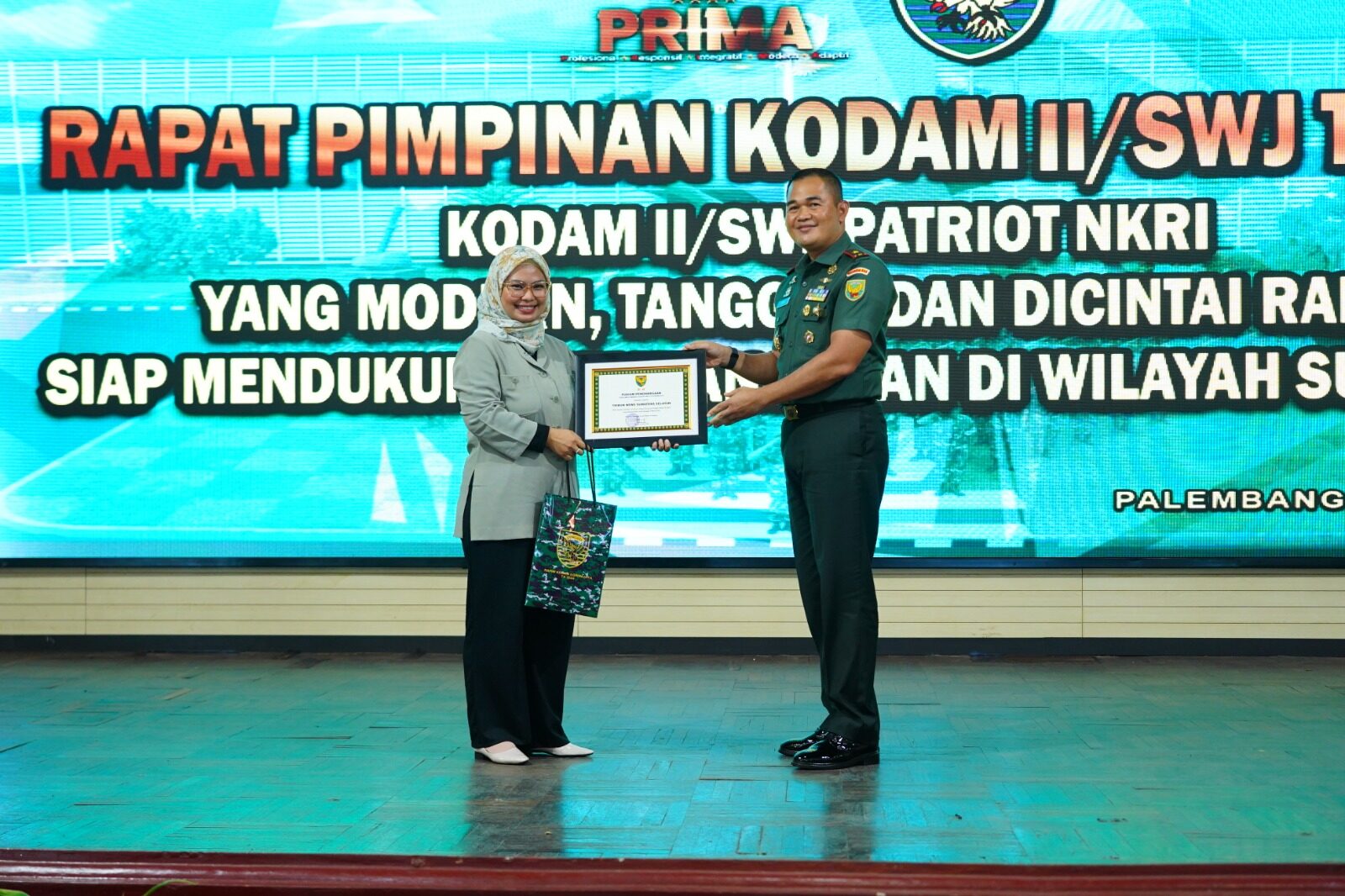 Realisasi Kerja Sama TNI AD, Tribun Network dan Kompas Group, Kodam II/Swj Bekali Dansat Public Speaking