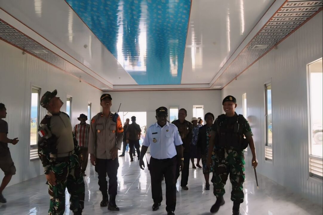 Ukir Sejarah Baru, Satgas Yonif 411/Pandawa Kostrad Bangun Dua Gereja Sekaligus di Papua