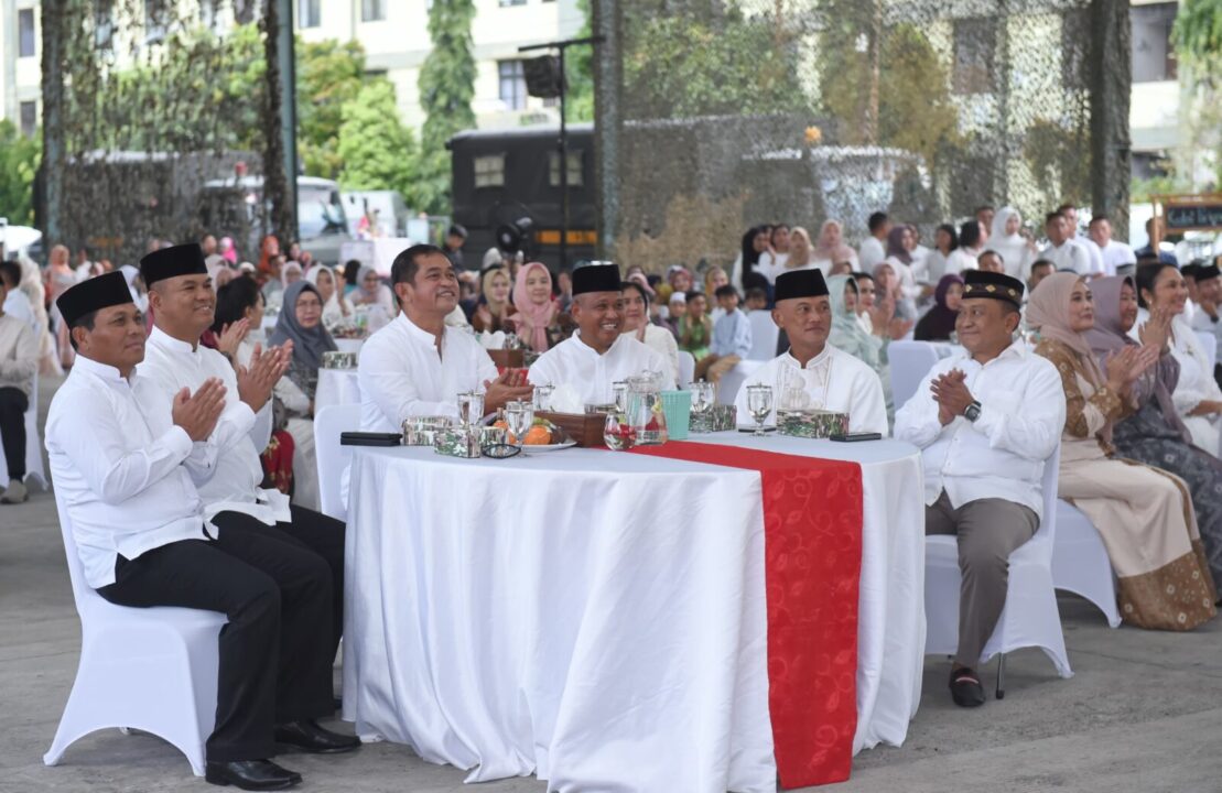 Pererat Ikatan Pimpinan dan Anggota, Kasad Hadiri Buka Puasa Bersama Prajurit