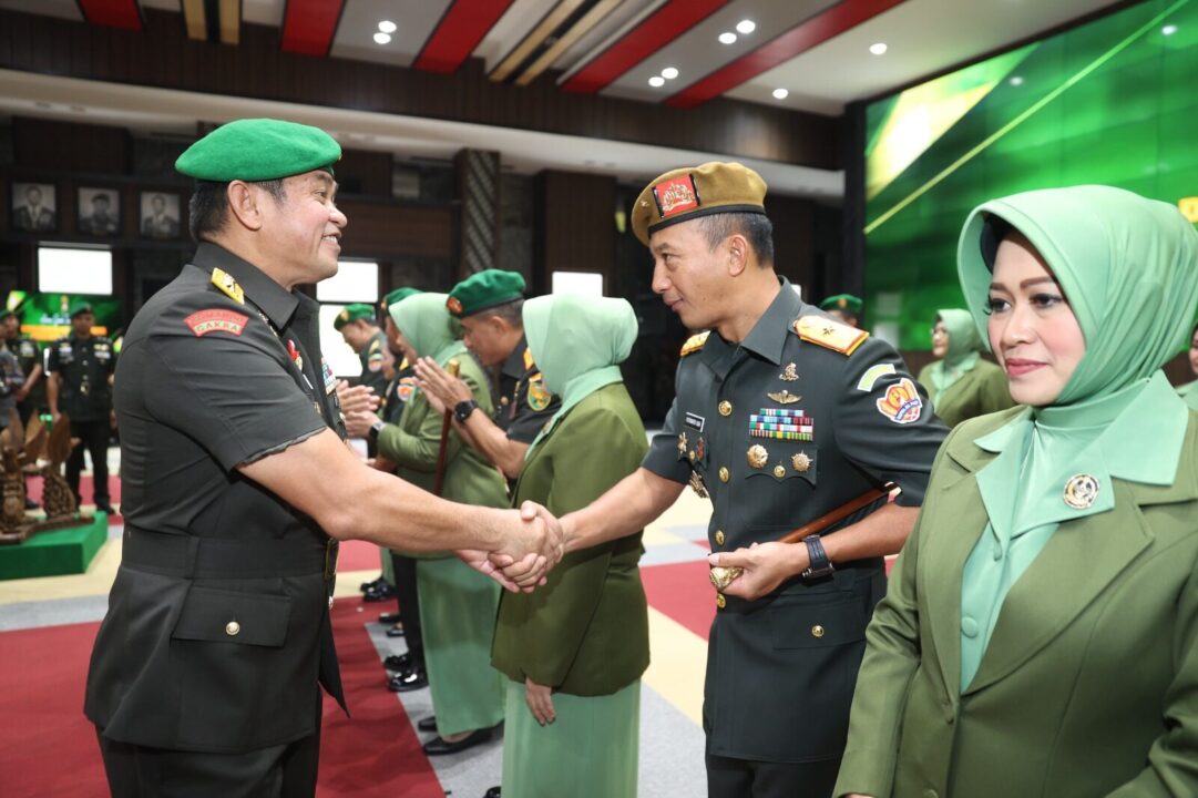 Kasad Terima Penyerahan Jabatan Ka RSPAD dan Pimpin Sertijab 7 Jabatan Strategis TNI AD