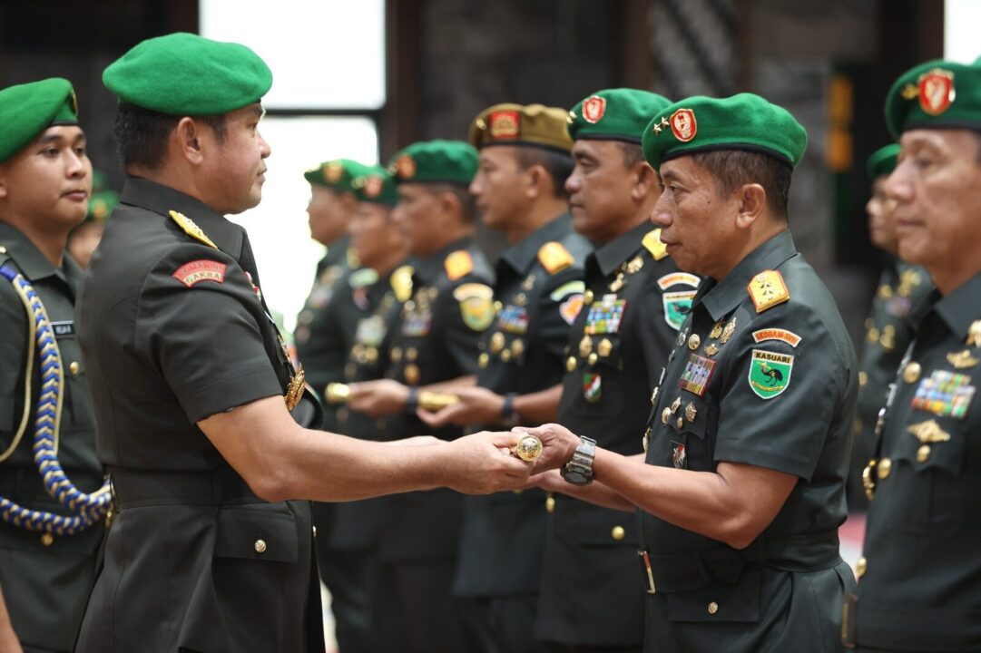 Kasad Terima Penyerahan Jabatan Ka RSPAD dan Pimpin Sertijab 7 Jabatan Strategis TNI AD