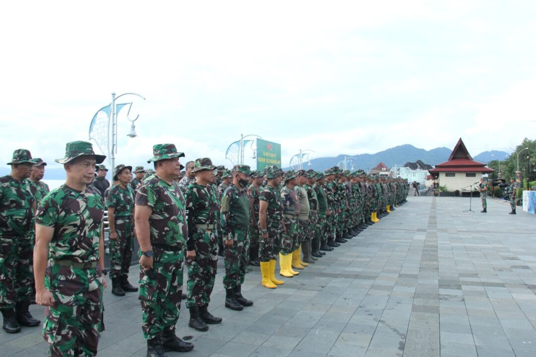 Korem Baabullah Isi Libur Mayday Dengan Aksi Bersih-Bersih Kota