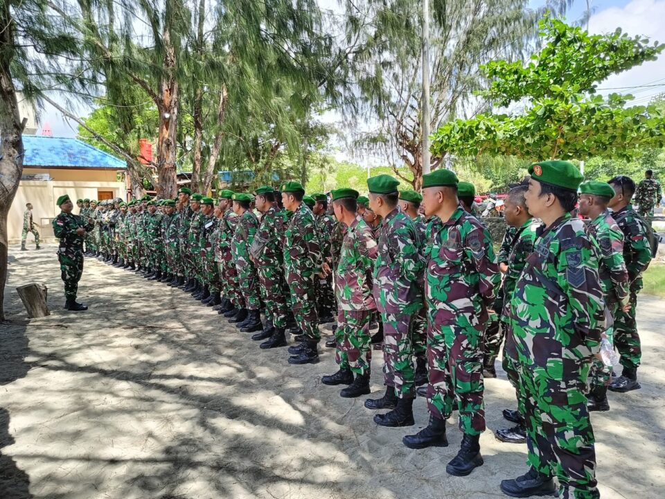 Pecahkan Rekor Muri, Satgas Yonif 122/TS dan Pemda Bentangkan Bendera Merah Putih Terpanjang