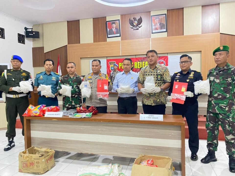 Satgas Pamtas Yonarhanud 8/MBC Gagalkan Upaya Penyelundupan Narkoba