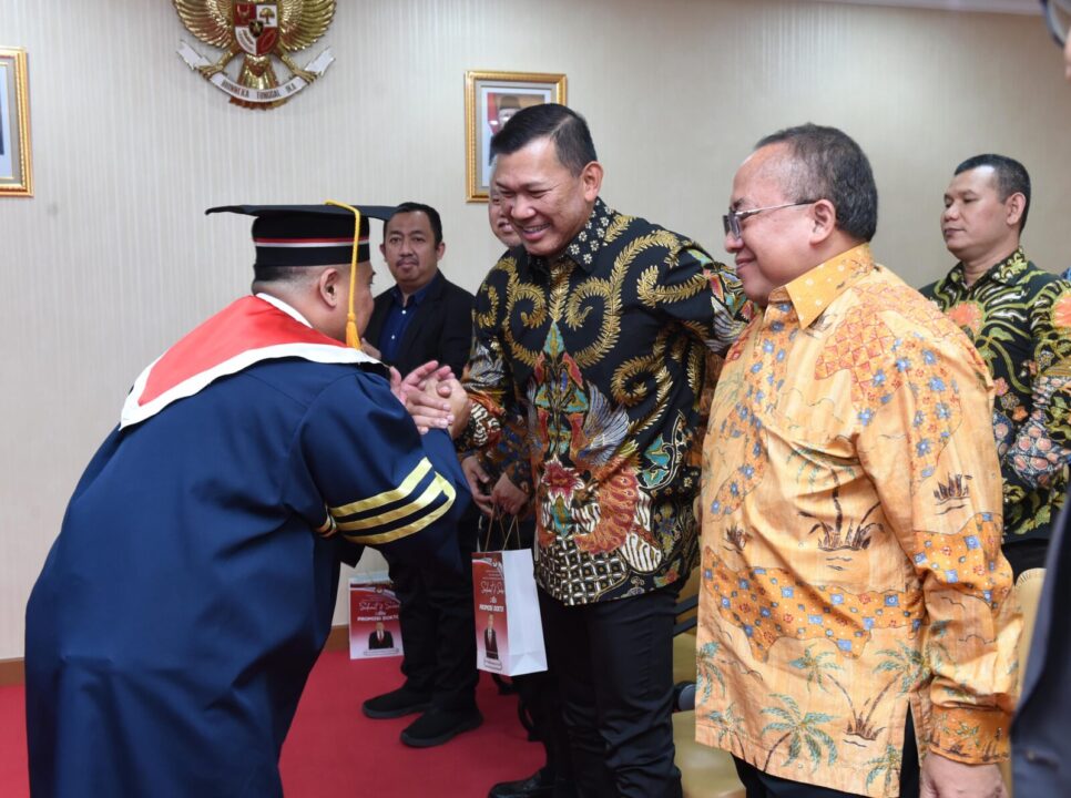 Membanggakan, Kasubdis Binfung Dispenad Raih Gelar Doktor dengan Predikat Sangat Memuaskan