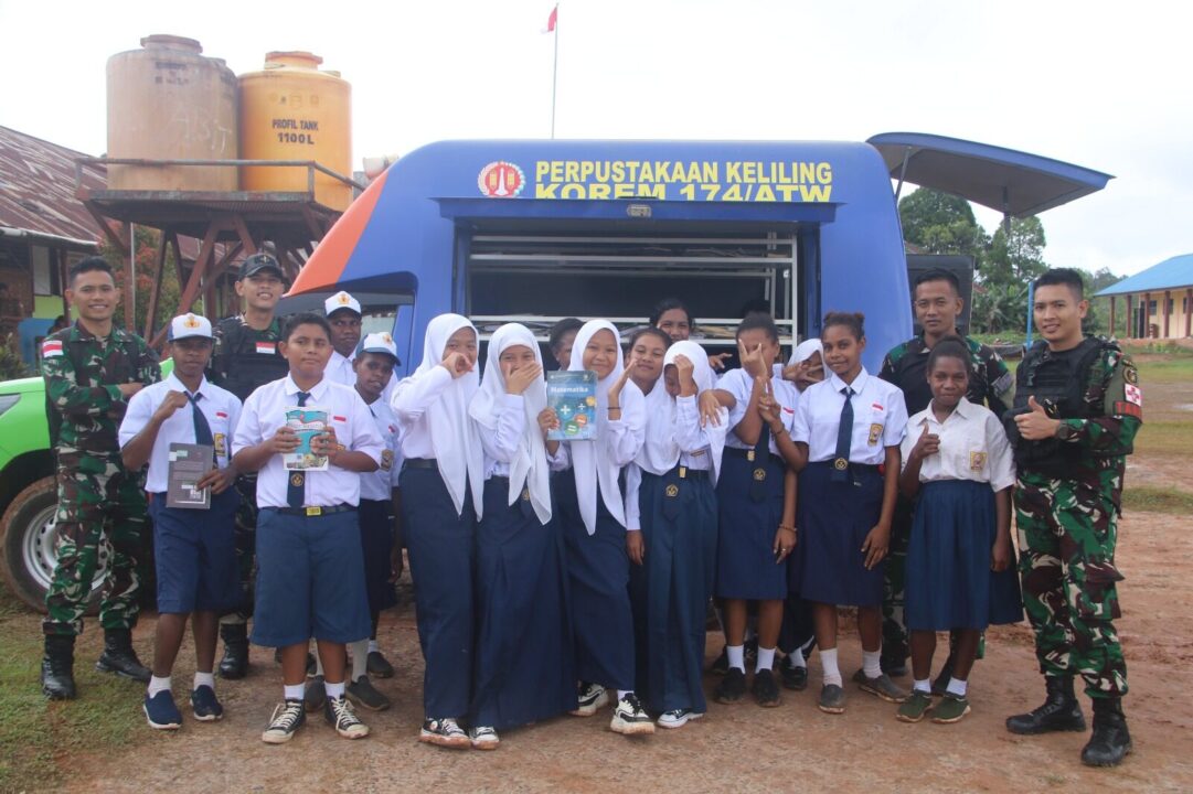 Mobil Pintar Satgas Yonif 111/KB, Jendela Ilmu Bagi Anak-Anak Papua