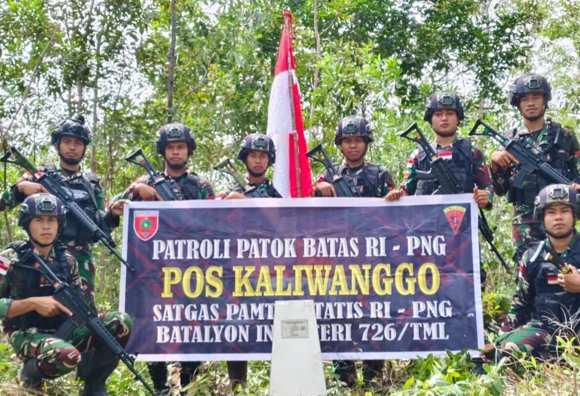 Telusuri Hutan dan Rawa, Satgas Pamtas Yonif 726/Tml Cek Patok Batas Negara RI-PNG di Kaliwanggo