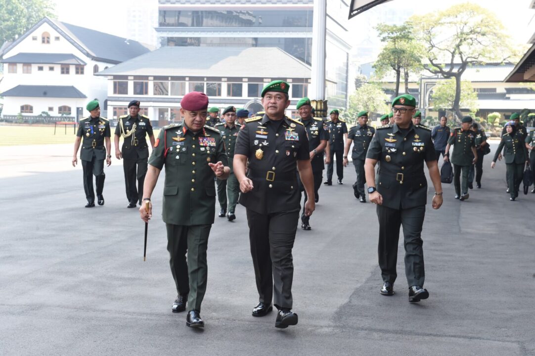 Terima Kunjungan Kehormatan Panglima Tentera Darat Malaysia, Kasad Bahas 3 Hal Penting