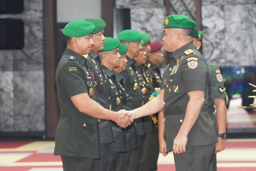 Kasad Pimpin Sertijab 12 Pejabat TNI AD, Tongkat Estafet Kadispenad Resmi Berpindah