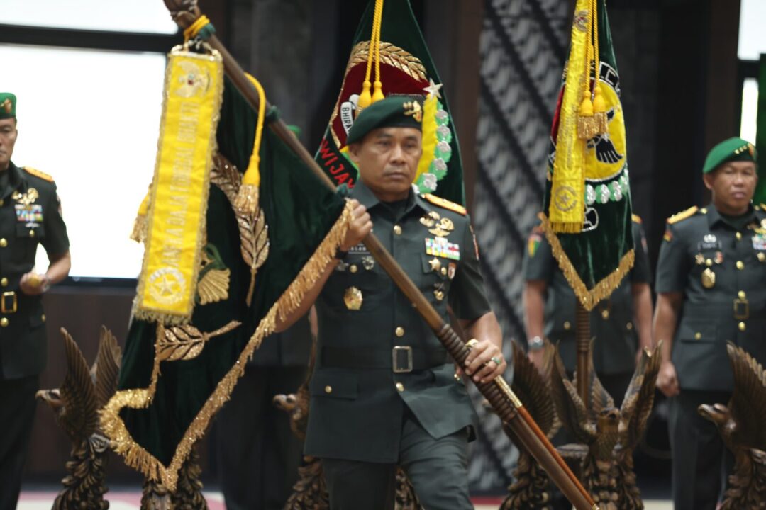 Kasad Pimpin Sertijab 12 Pejabat TNI AD, Tongkat Estafet Kadispenad Resmi Berpindah