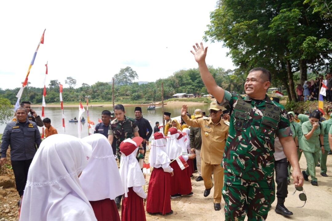 Kasad : TMMD Sangat Efektif Untuk Meningkatkan Kesejahteraan Masyarakat