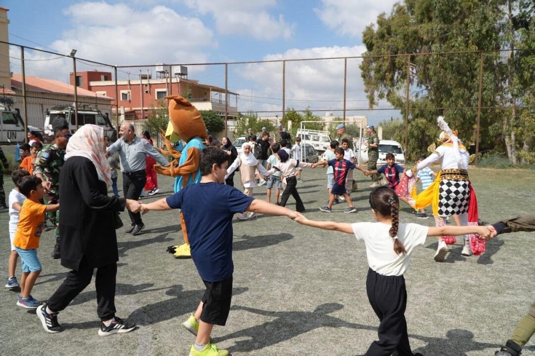 Hanoman dan Garuda Datang, Sebarkan Ceria di Ganduriyah Public School Lebanon Selatan