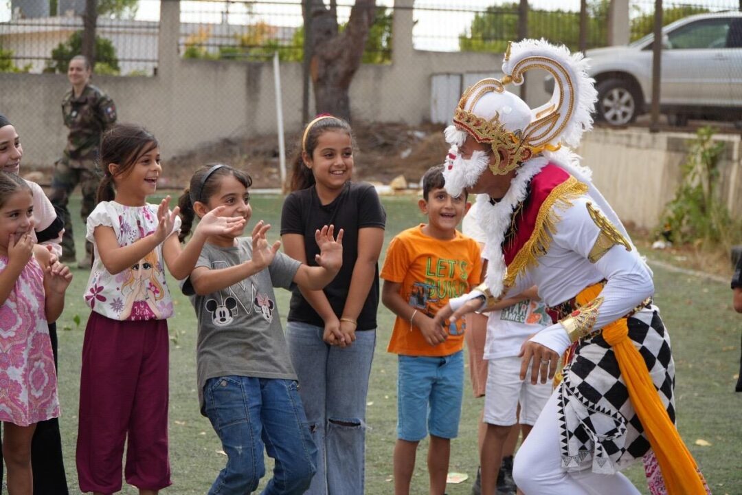 Hanoman dan Garuda Datang, Sebarkan Ceria di Ganduriyah Public School Lebanon Selatan