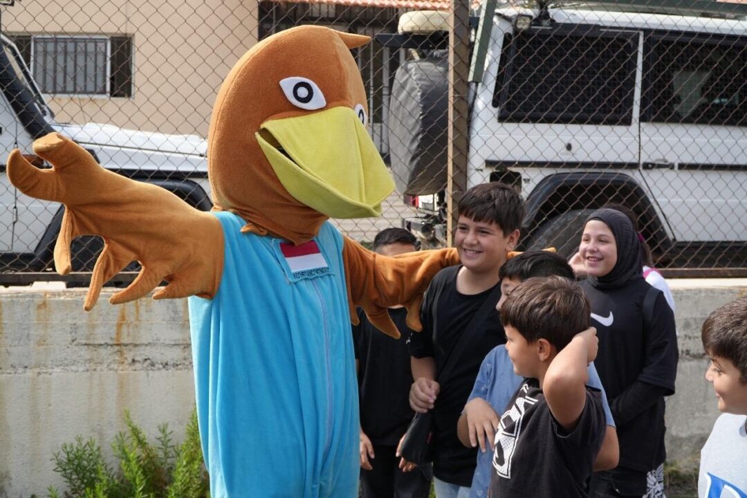 Hanoman dan Garuda Datang, Sebarkan Ceria di Ganduriyah Public School Lebanon Selatan