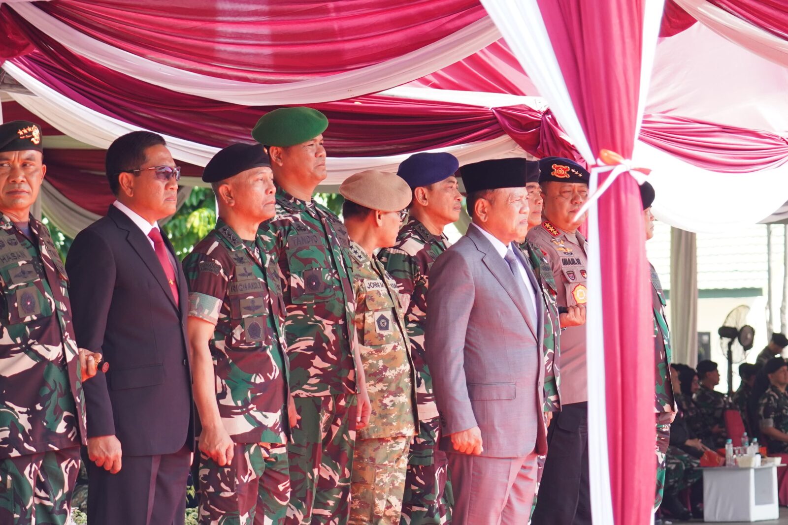 Dukung Kesiapsiagaan Bela Negara, Wakasad Hadiri Penetapan Ribuan Komcad Matra Darat Unhan RI