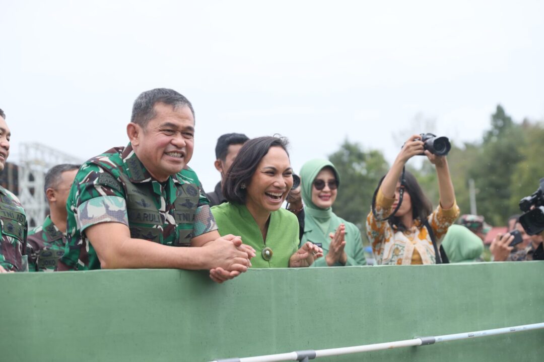 Kasad Resmikan 50 Sumber Air Bersih dan Serahkan Perahu Ponton Pengangkut Sampah di Toba