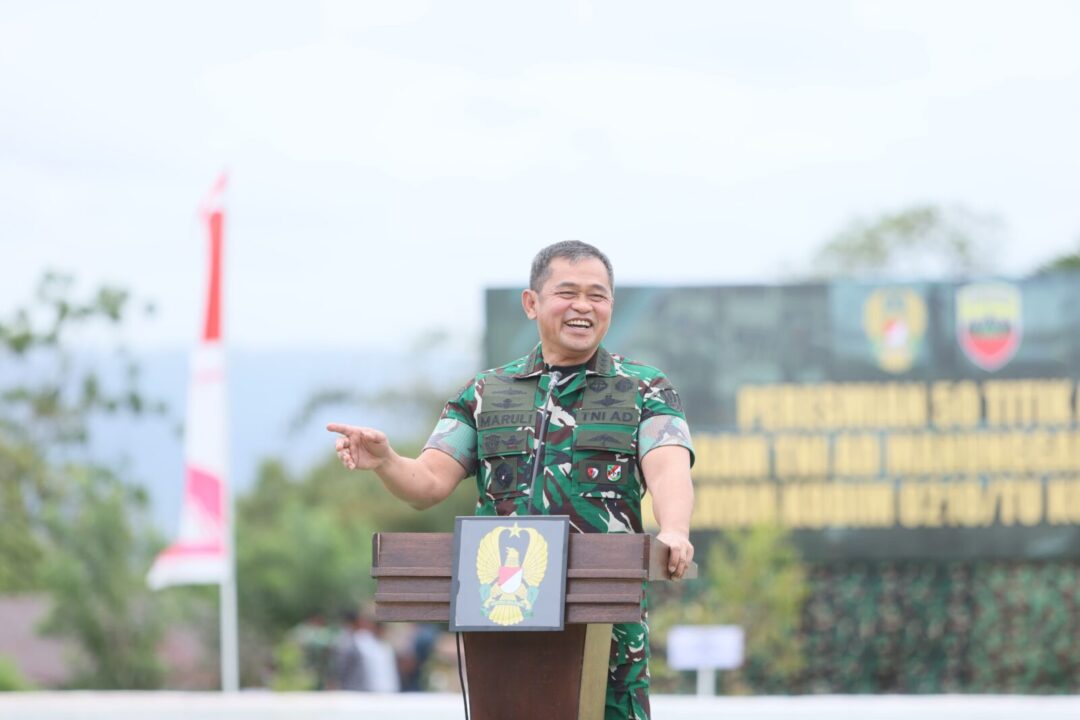 Kasad Resmikan 50 Sumber Air Bersih dan Serahkan Perahu Ponton Pengangkut Sampah di Toba