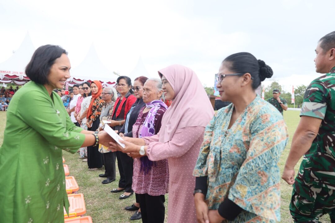 Kasad Resmikan 50 Sumber Air Bersih dan Serahkan Perahu Ponton Pengangkut Sampah di Toba