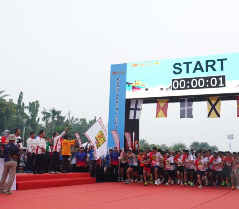 Keseruan Matra Fair Hari Kedua : Kasad Ikuti Panglima TNI Fun Run Hingga Swafoto Bareng Masyarakat